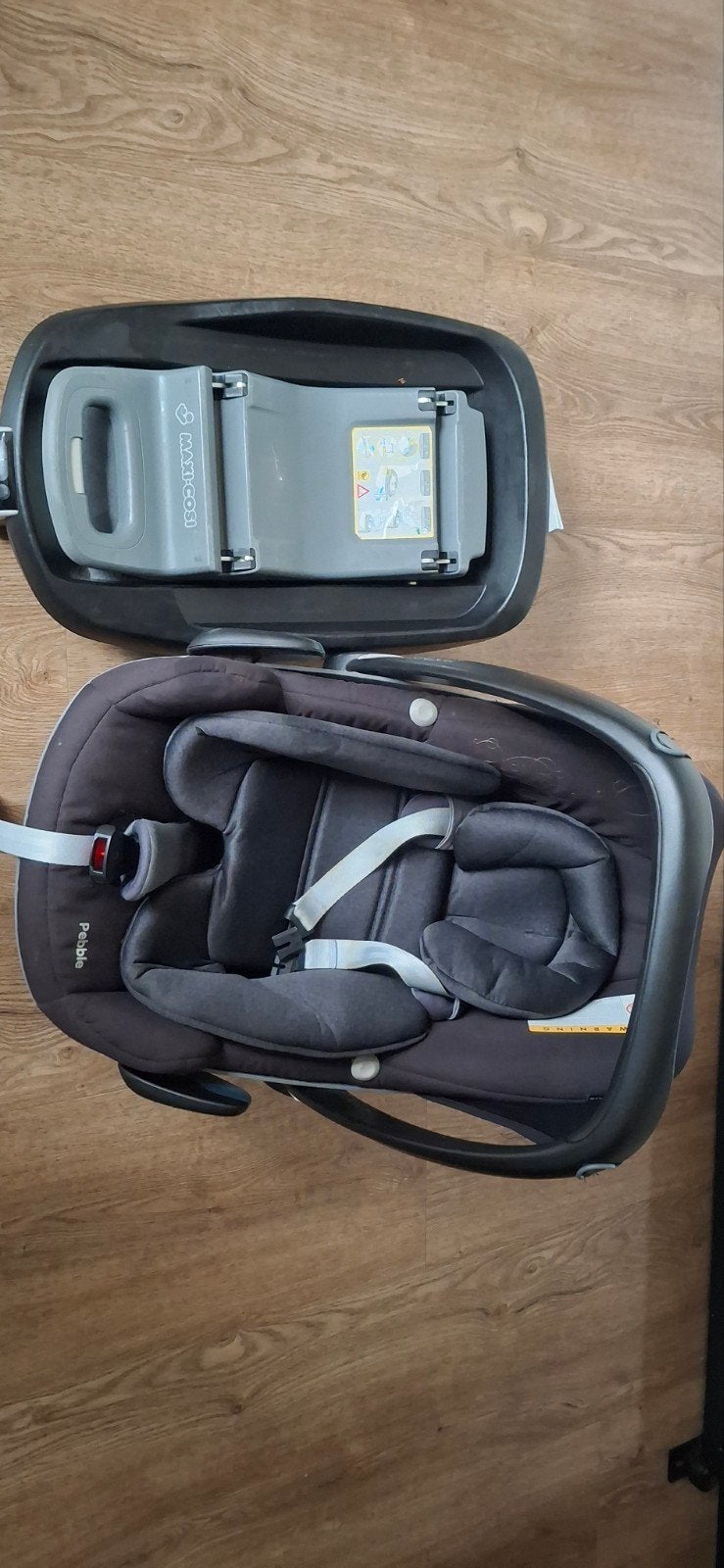 Maxi Cosi Pebble autostoel met FamilyFix base, Ophalen, Autogordel of Isofix, Gebruikt, Zijbescherming