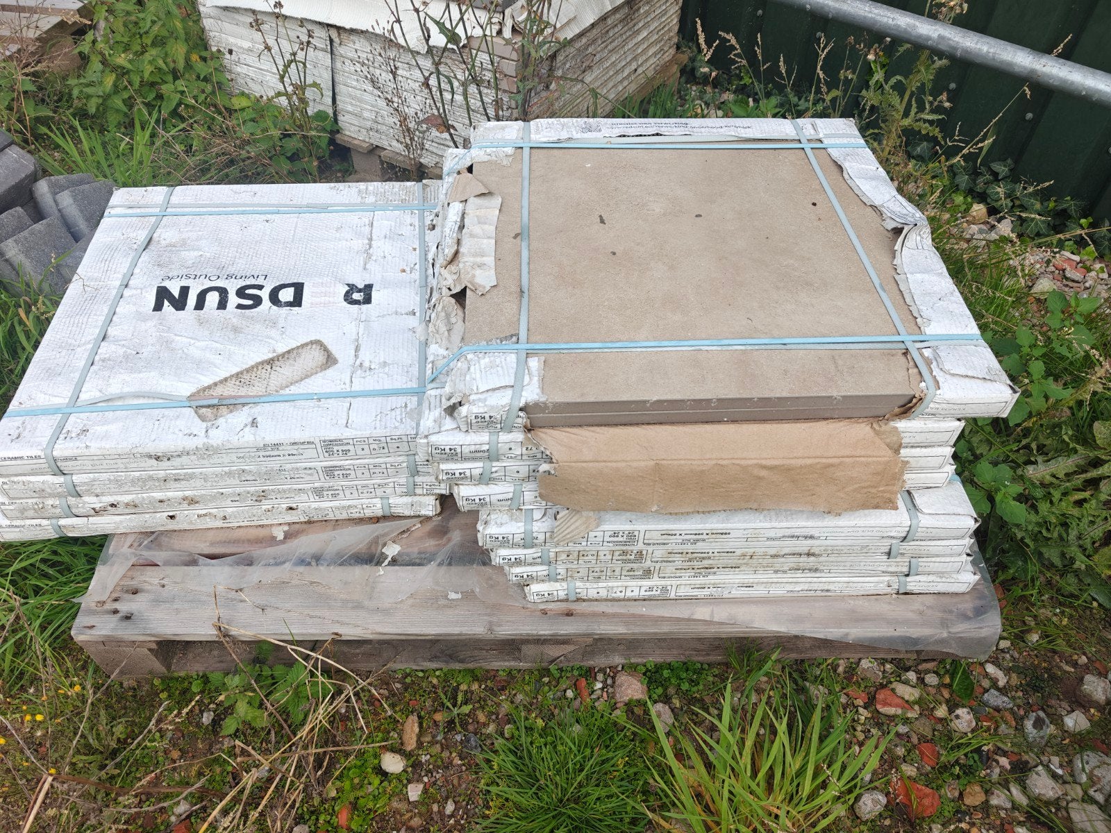 Restpartij 60x60x2 keramische tegels, Ophalen, Nieuw