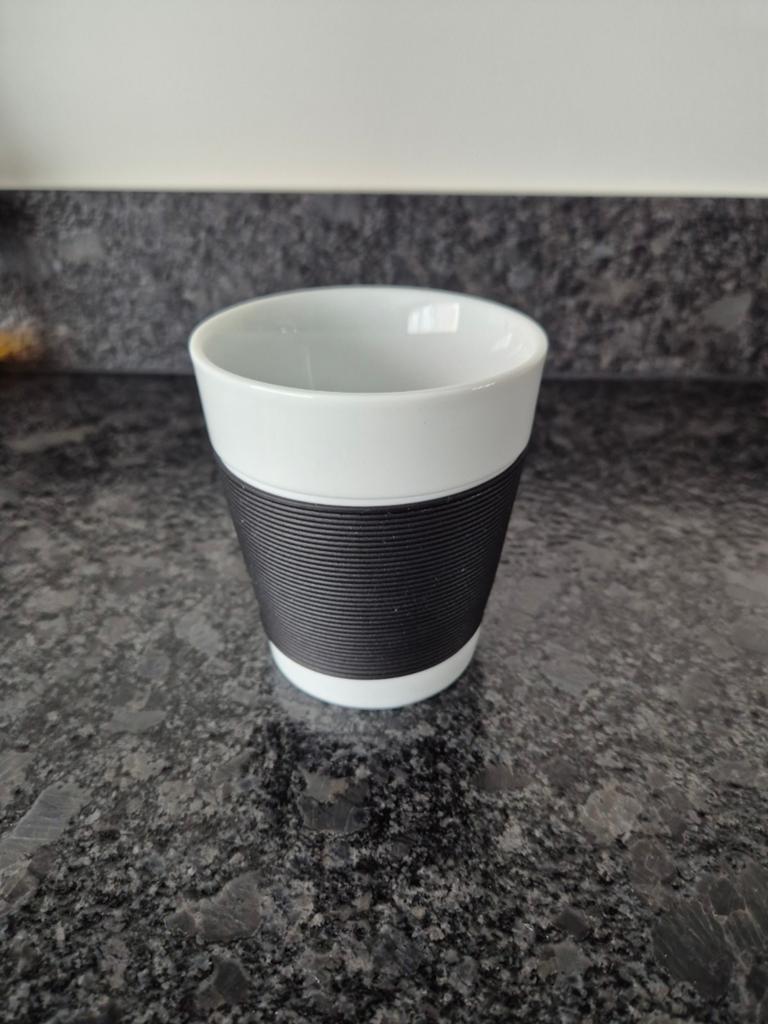 Bodum - Mok met zwart antislip, Ophalen of Verzenden, Zo goed als nieuw, Overige stijlen, Kop(pen) en/of Schotel(s)