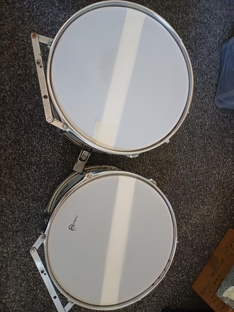 Twee zilverkleurige drums, SAMEN €15!, Ophalen, Gebruikt, Overige merken
