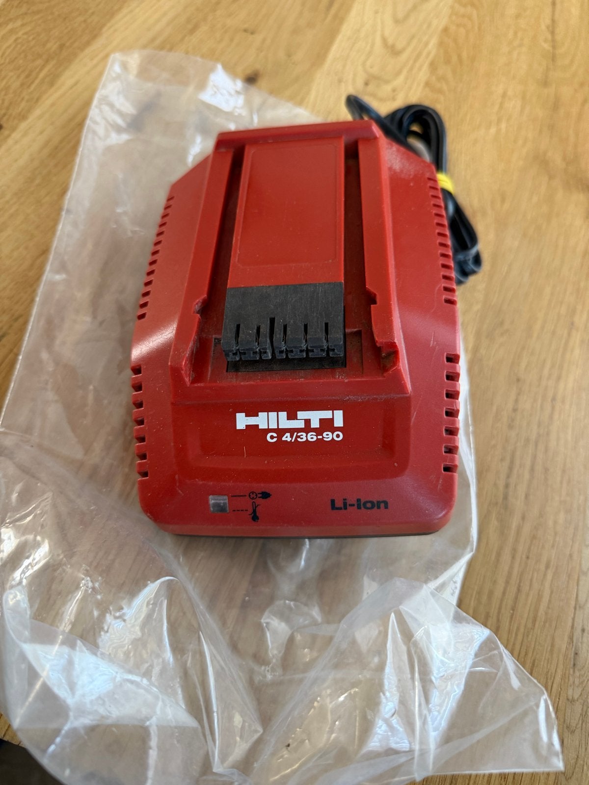 Hilti C 4/36-90 Li-ion Acculader, Ophalen of Verzenden, Gebruikt
