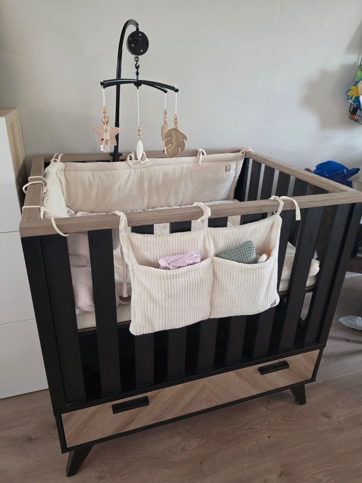 zwarte box met lade., Kinderen en Baby's, Boxen, Ophalen, Zo goed als nieuw