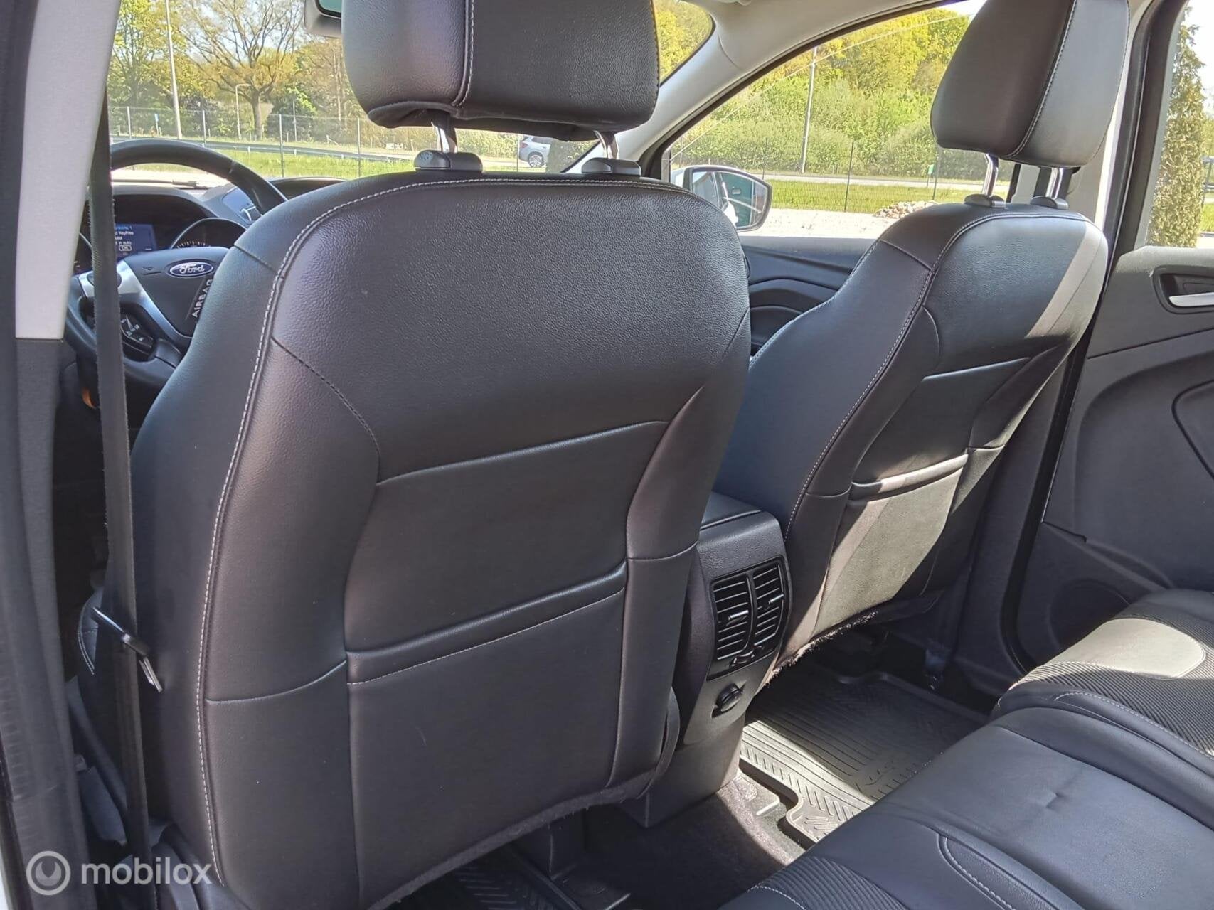 Foto 10 van Ford Kuga 1.5 Titanium Styling Pack/clima/cruis/trekhaak