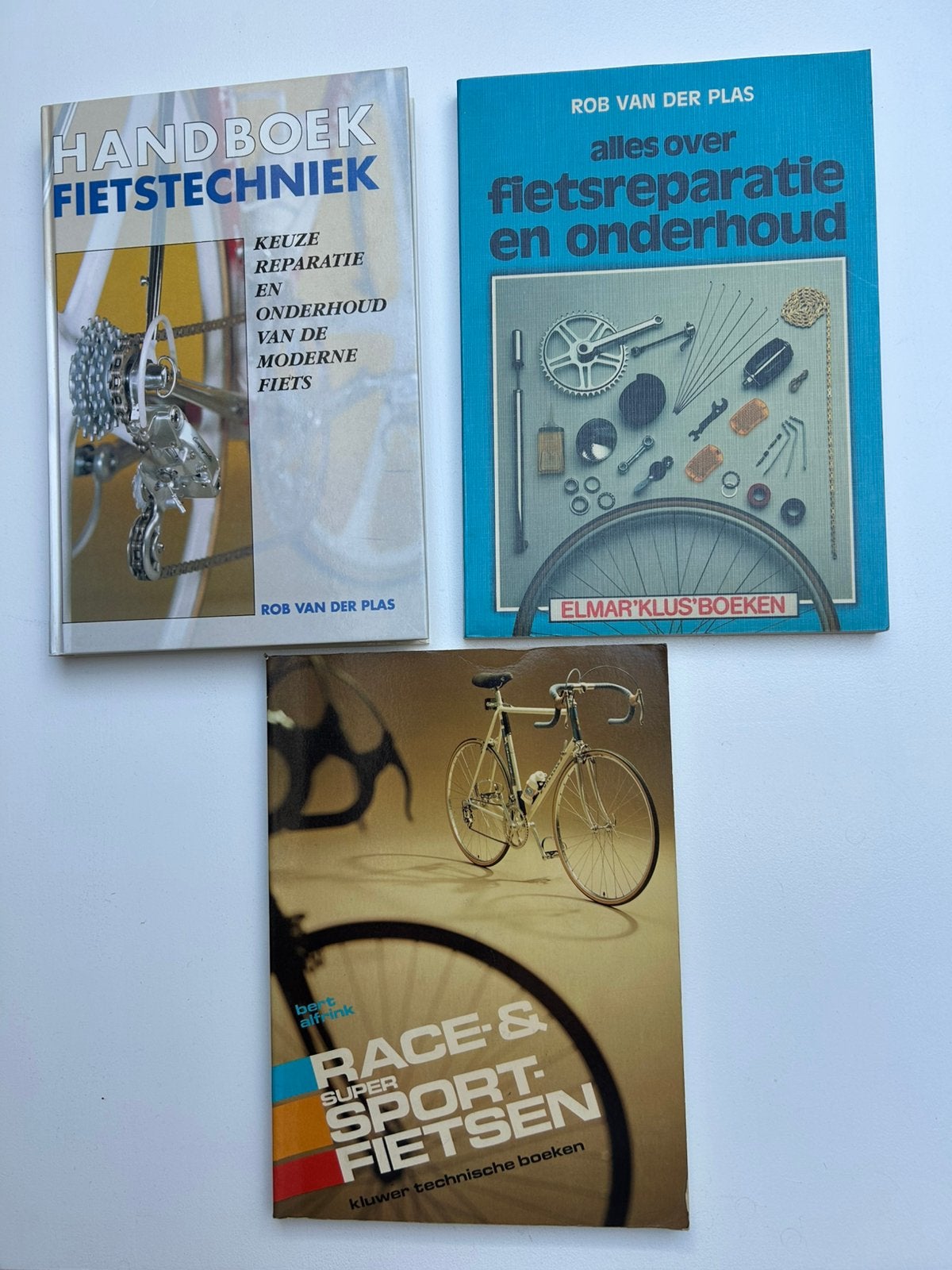 3 boeken over fiets reparatie , onderhoud en techniek., Ophalen, Zo goed als nieuw