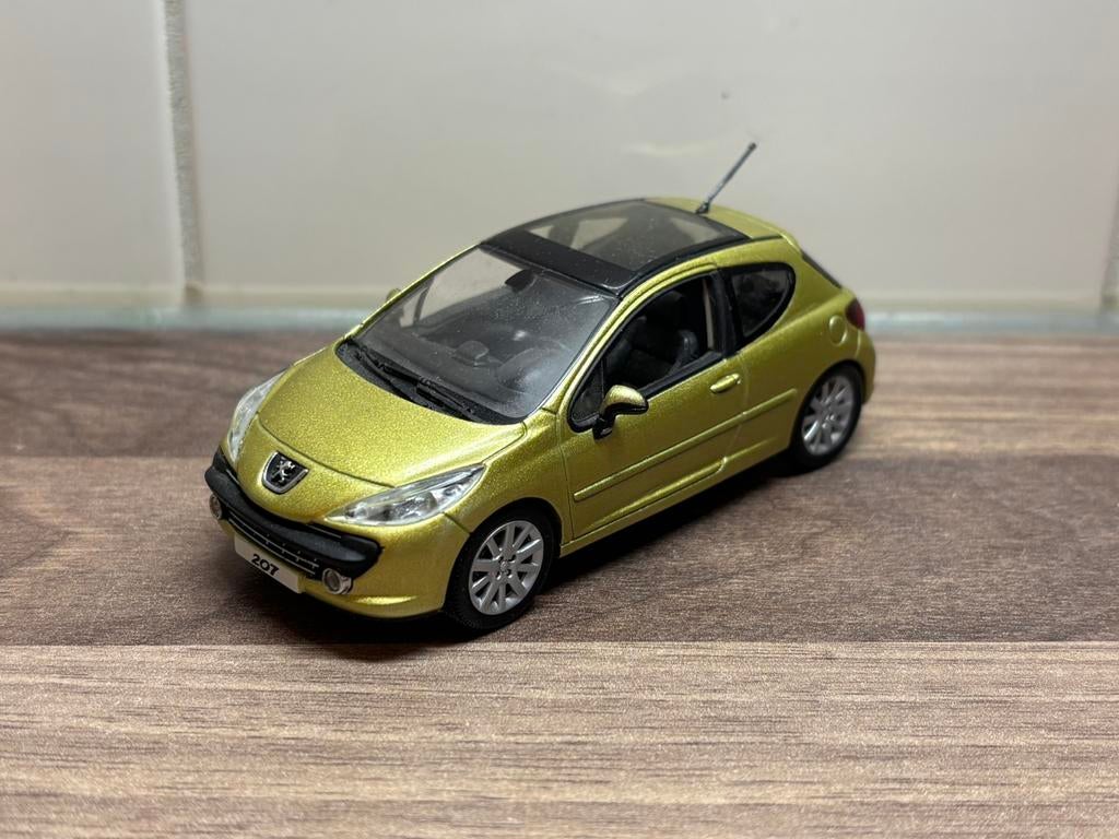 Peugeot 207 Lime Green 2007 Norev 1:43, Hobby en Vrije tijd, Modelauto's | 1:43, Ophalen of Verzenden, Zo goed als nieuw, Auto