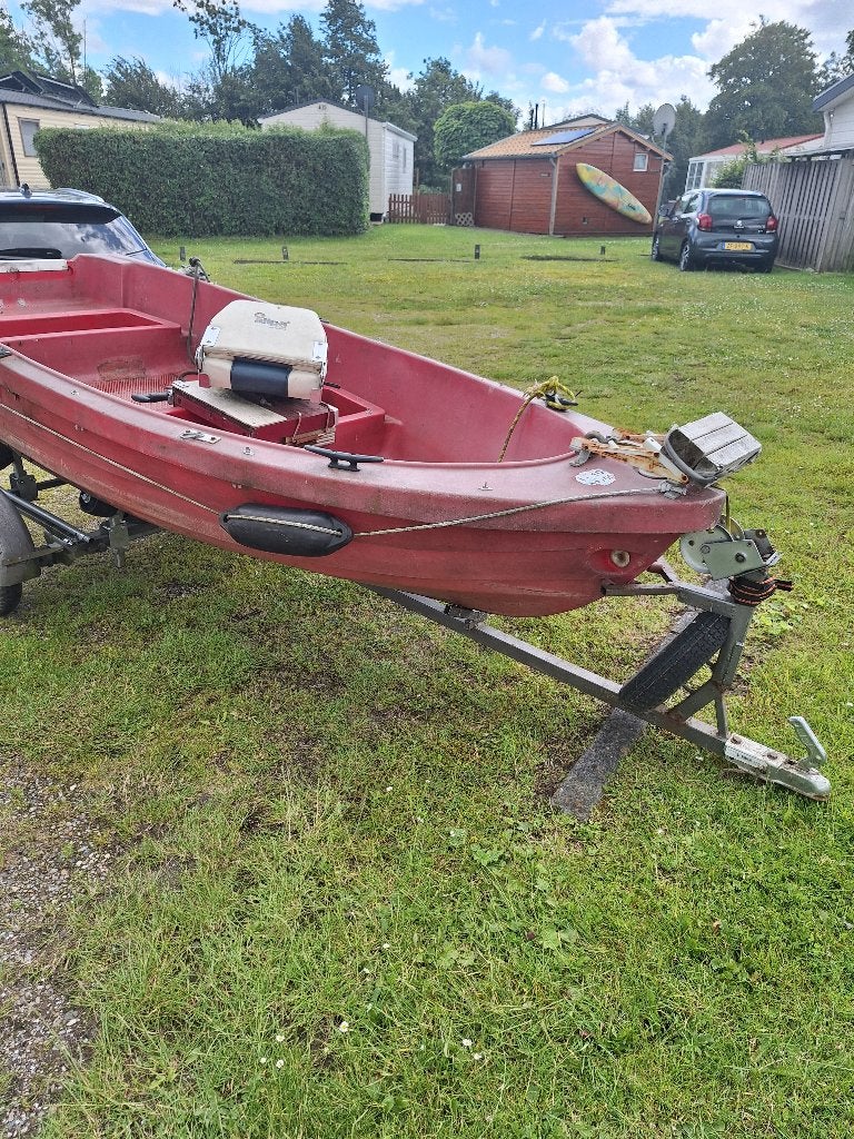 Rode visboot/roeiboot met trailer, Ophalen, Gebruikt