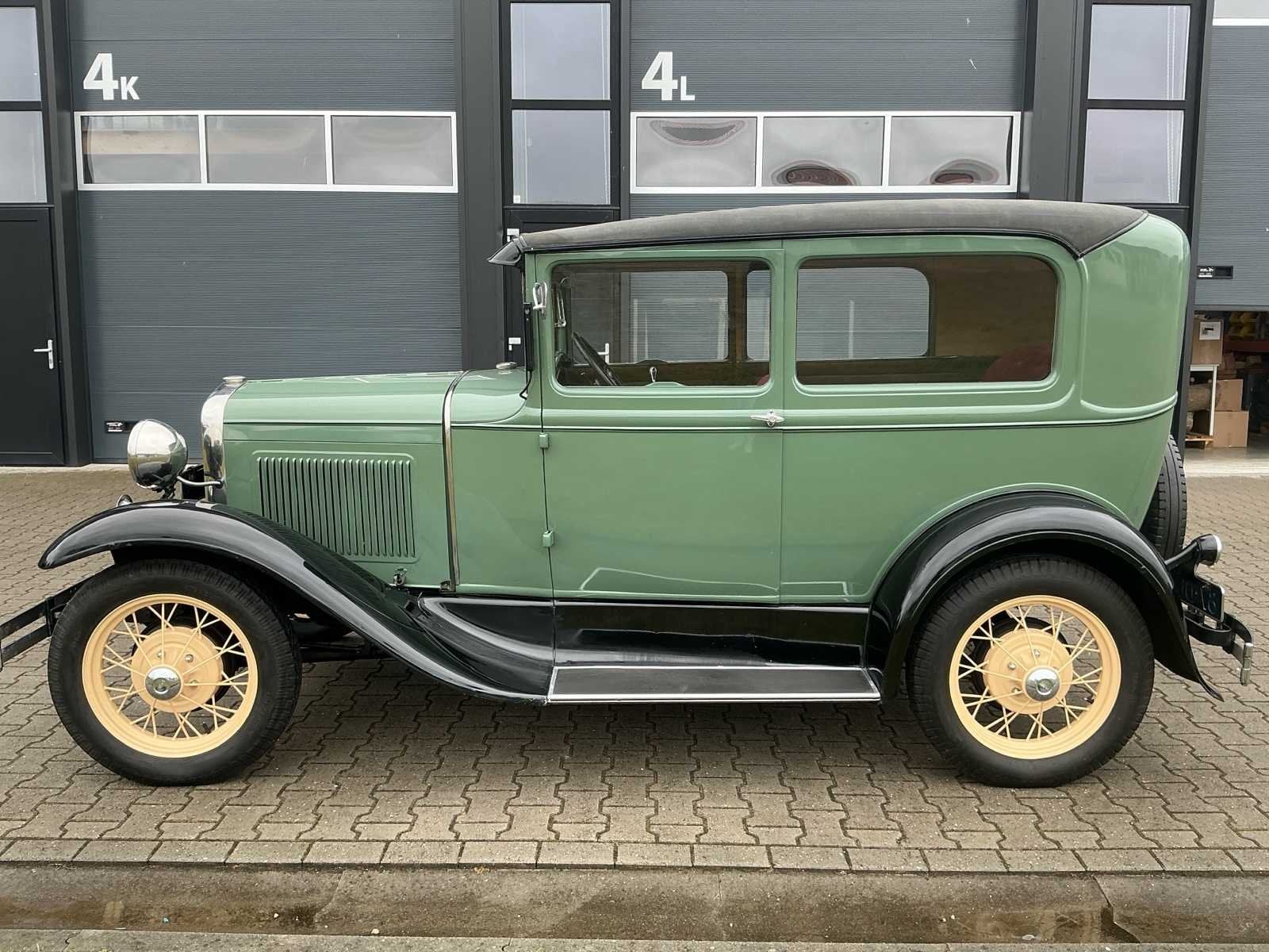 Ford - A Tudor sedan Oldtimer, foto 7