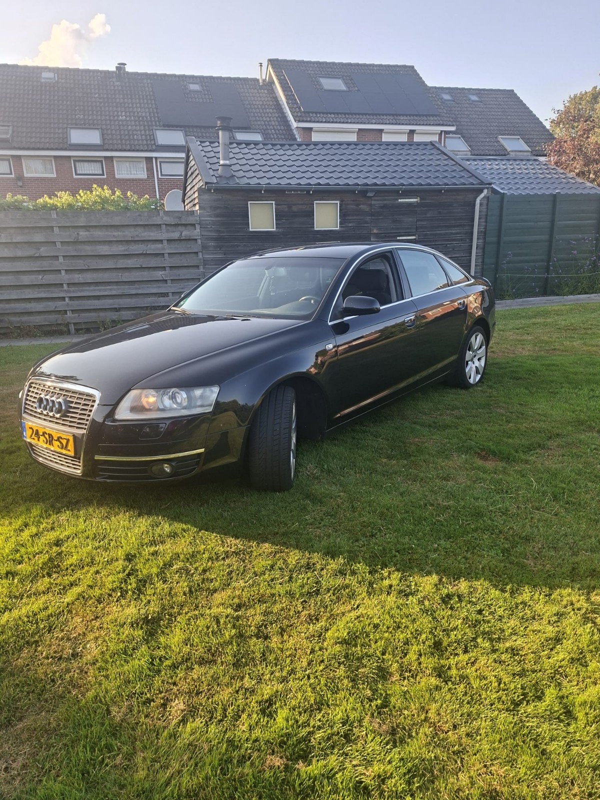 nette en goede audi a6 2.4 v6 automaat bj 2006 nu 1999euro, Auto's, Automaat, Zwart, Zwart, Particulier