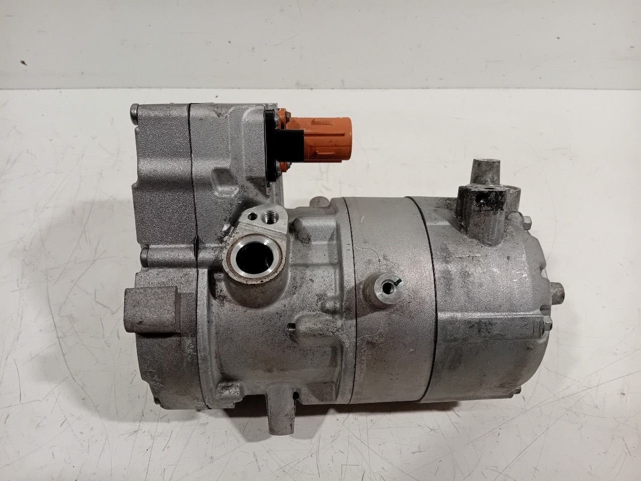 Airco pomp BMW iX, Onderdelen@venauto.nl, Van der Ven Autorecycling B.V., Gebruikt, Ettenseweg 76, 4706 PB Roosendaal, The Netherlands