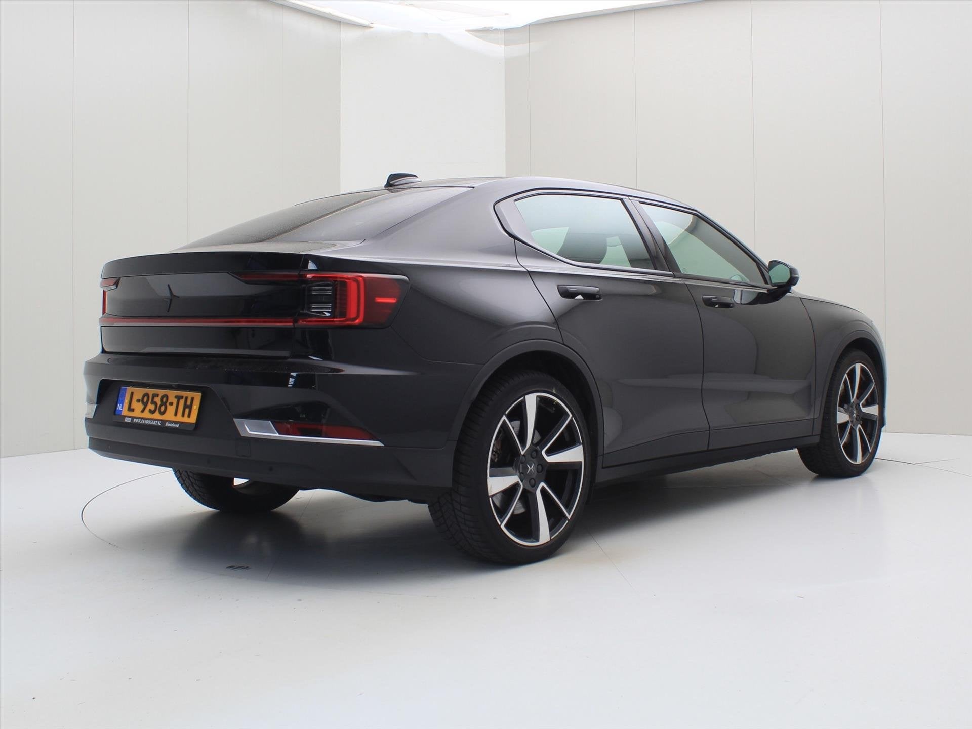 Polestar 2 Long Dual AWD 300kW 78kWh Pilot Plus [ PANO+20 IN, Auto's, Polestar, Stof, Gebruikt, Zwart, Zwart