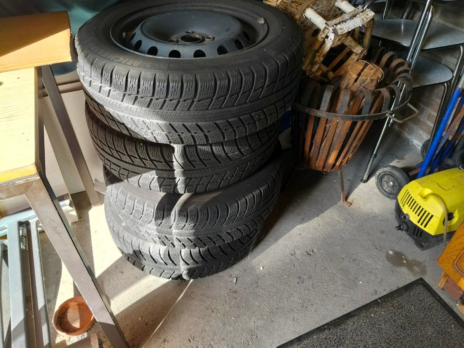 4 winterbanden op velg - 185/65R15, Ophalen, Gebruikt