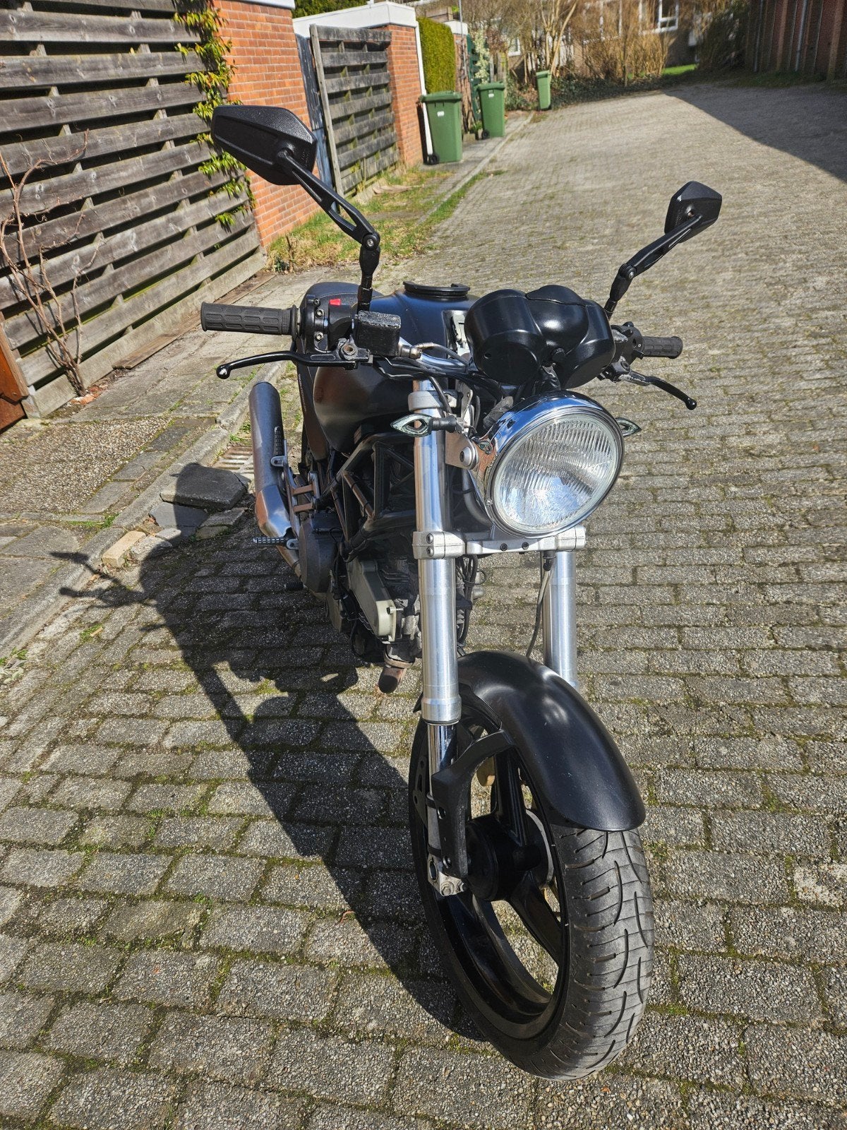 Ducati monster 620 ie 2004
Bouwjaar 2004, Motoren, Motoren | Ducati, Particulier, Naked bike