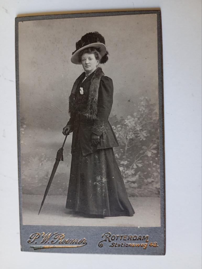 CDV Rotterdam Vrouw, Gebruikt, Foto, Ophalen of Verzenden, Voor 1940