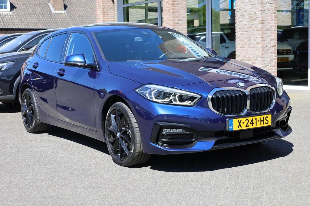 BMW 1 Serie 118i High Executive € 19.995,00, Stof, Gebruikt, 680 kg, Blauw