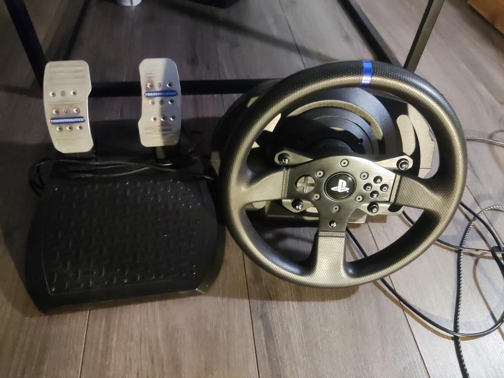 Thrustmaster T300 RS Stuurwiel + PlaySeat Racestoel, Ophalen of Verzenden, Gebruikt