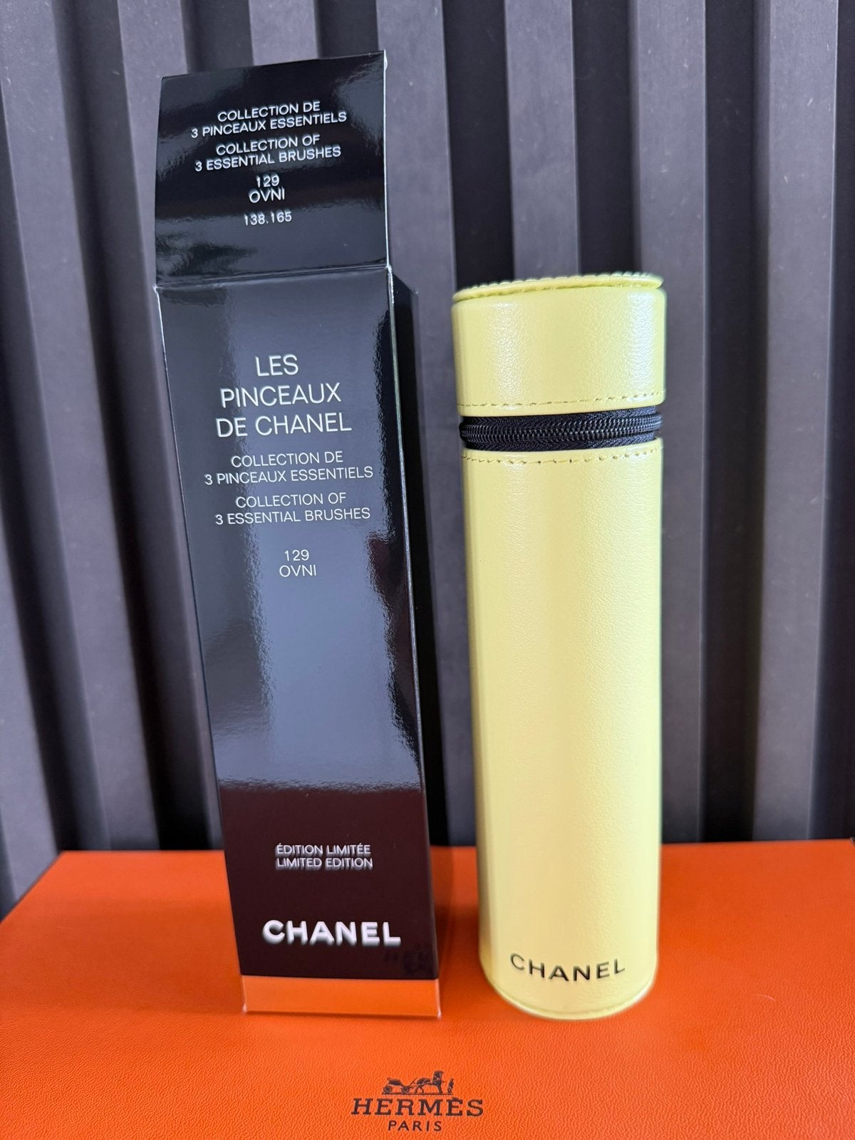 CHANEL New Limited Edition Make up Brush Set Etui Yellow, Gehele gezicht, Geel, Nieuw, Ophalen of Verzenden