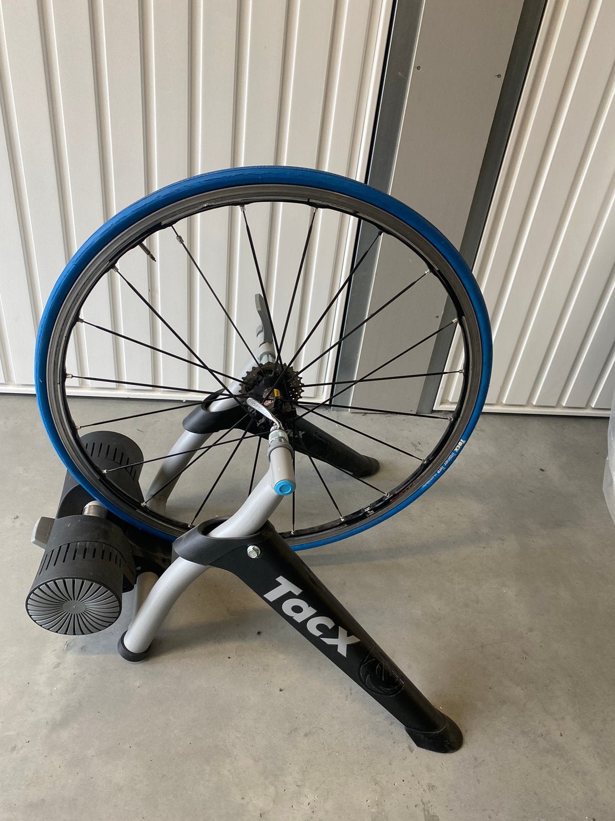 Tacx trainer Bushido incl stuurhouder en voorwielhouder, Ophalen of Verzenden, Zo goed als nieuw, Overige typen