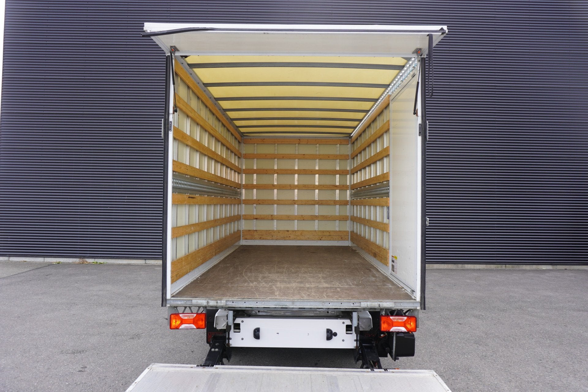 Volkswagen Crafter 140pk Bakwagen Laadklep Zijdeur Apple Car, Voorwielaandrijving, Gebruikt, Volkswagen, Wit