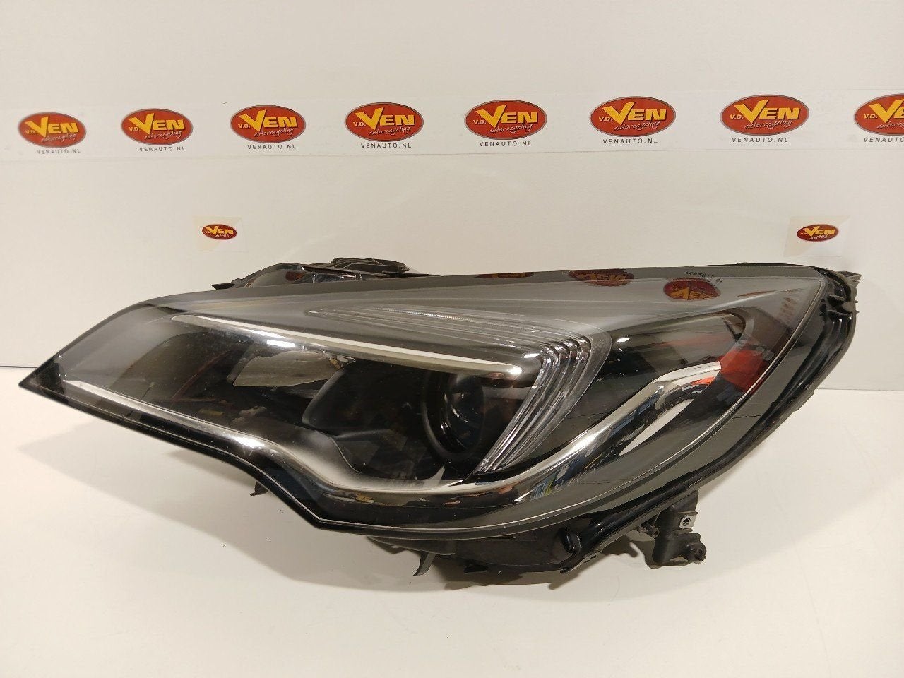 Koplamp links Opel Astra, Auto-onderdelen, Verlichting, Onderdelen@venauto.nl, Van der Ven Autorecycling B.V., Gebruikt, Ettenseweg 76, 4706 PB Roosendaal, The Netherlands