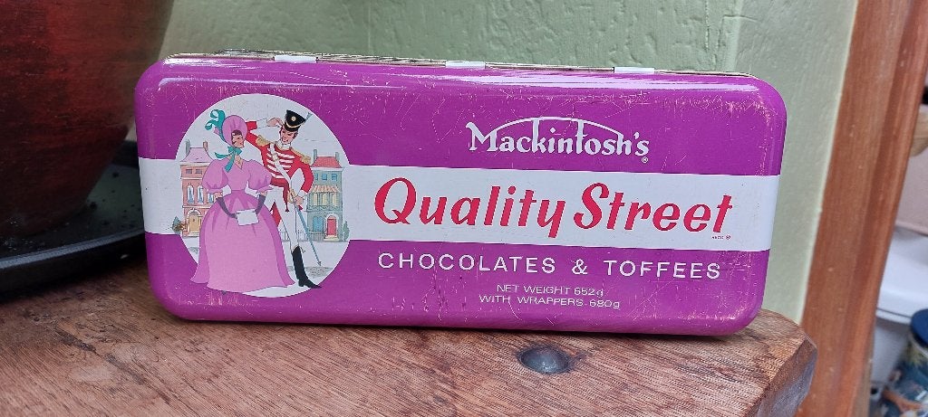 Oude blikken doos Quality Street Mackintosh's, Ophalen of Verzenden, Zo goed als nieuw, Overige, Overige merken