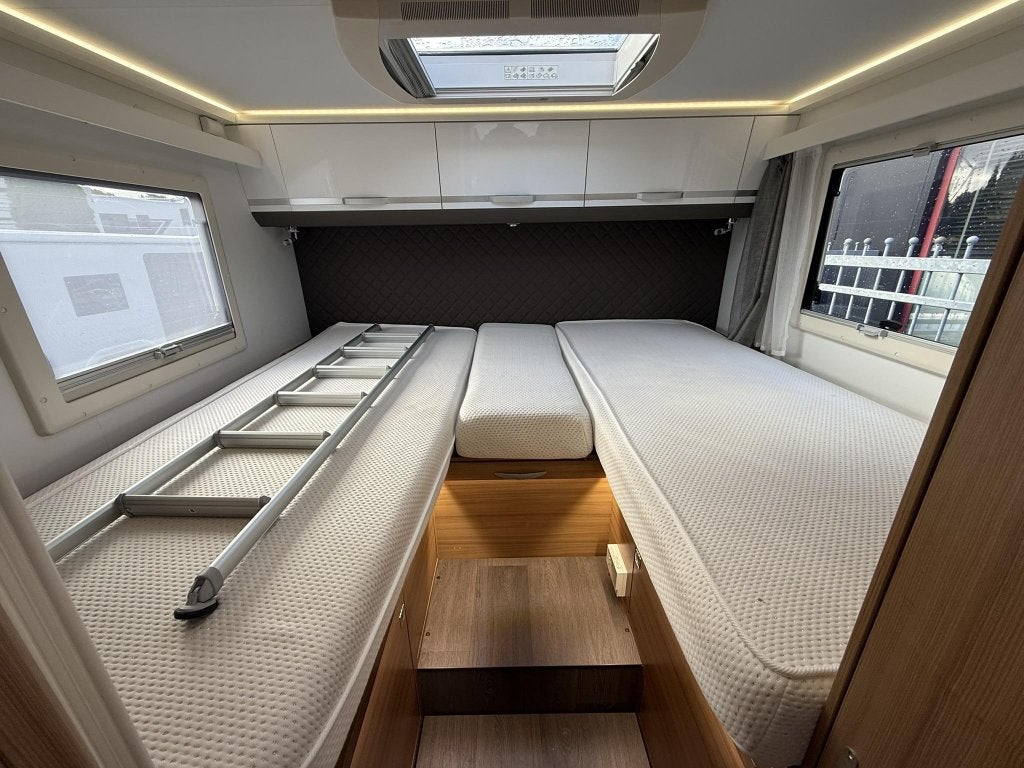 Adria Coral XL Plus 670 SL - FAMILIECAMPER, Caravans en Kamperen, Automaat, Standaard zit, Alkoof, Bedrijf