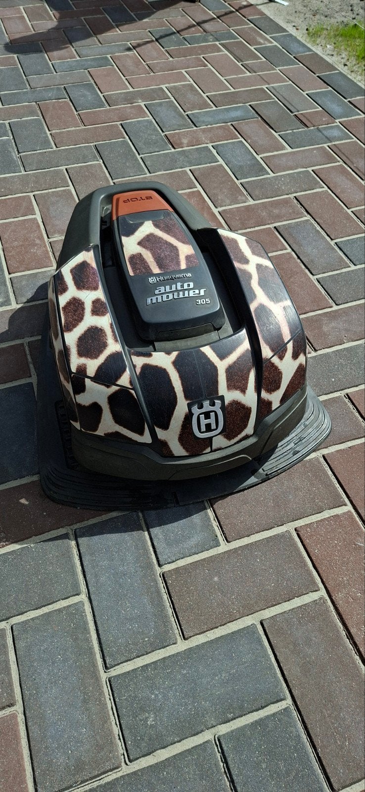 Husqvarna Automower 305 - Robotmaaier (2013), Tuin en Terras, Cirkelmaaier, Gebruikt, Minder dan 30 cm, Accu-grasmaaier