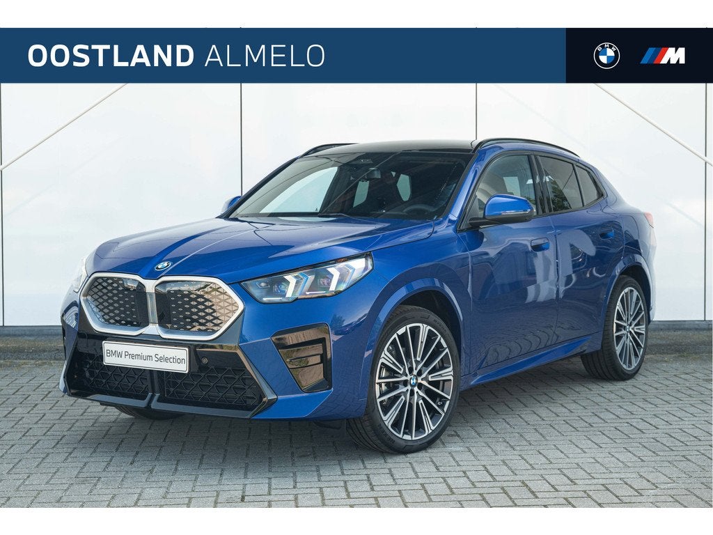 BMW iX2 eDrive20 M Sport / Panoramadak / M Sportstoelen / Co, Auto's, BMW, Met garantie (alle), Origineel Nederlands, 204 pk, SUV of Terreinwagen