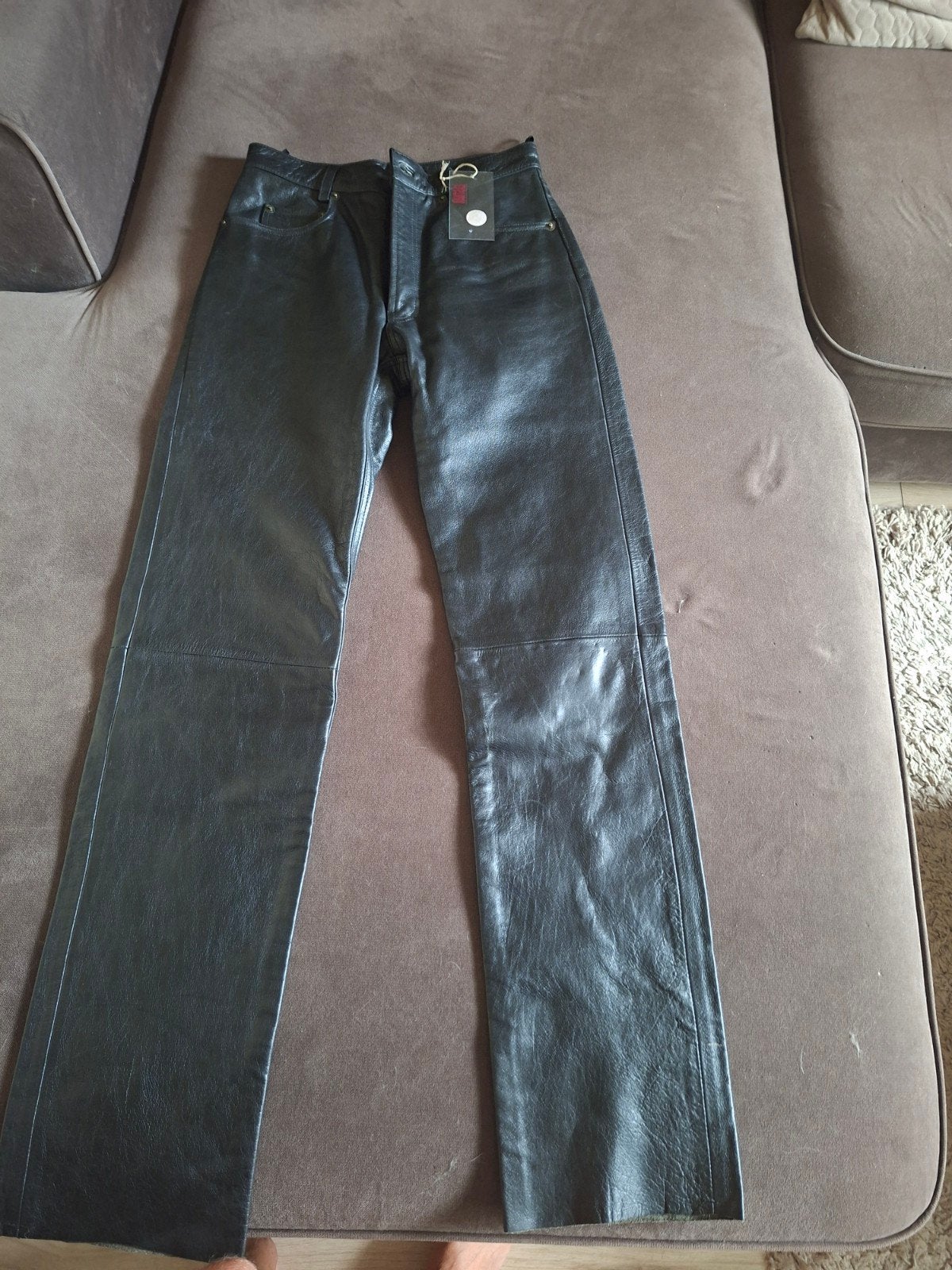 Mooie nieuwe leren broek - net te klein, Kleding | Dames, Ophalen of Verzenden