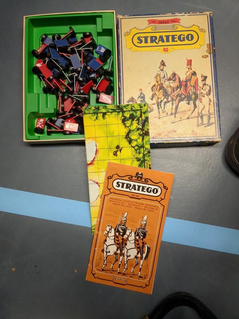 Stratego Mini Reisspel - Vintage Editie, Hobby en Vrije tijd, Gezelschapsspellen | Bordspellen, Ophalen of Verzenden