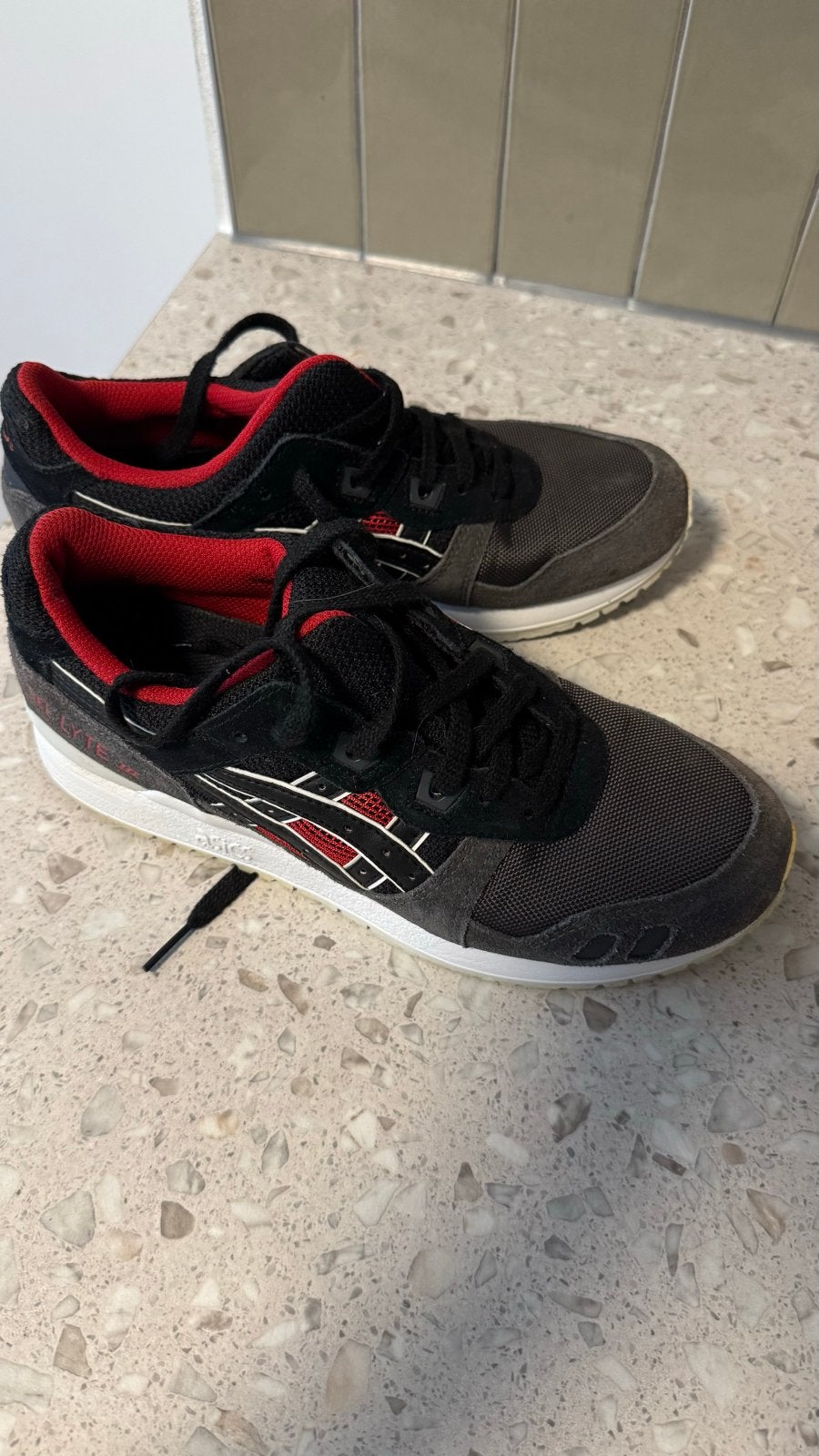 Asics Gel-Lyte III Sneakers - Zwart/Rood, Ophalen, Gedragen, Zwart, Sneakers of Gympen