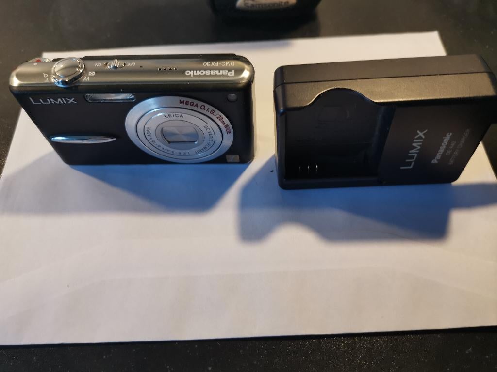 Te koop Lumix compact camera DMC-FX, Audio, Tv en Foto, Fotocamera's Digitaal, Compact, Ophalen of Verzenden, Zo goed als nieuw