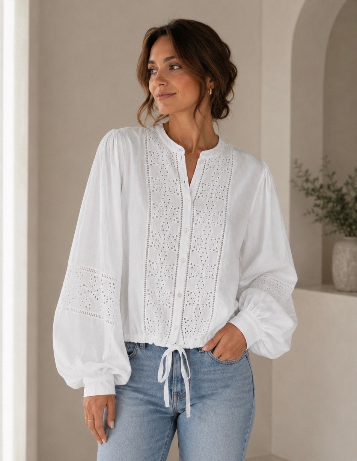 IBANA Tiffie blouse wit met broderie en strikdetail, Verzenden, Gedragen, Maat 38/40 (M), Wit