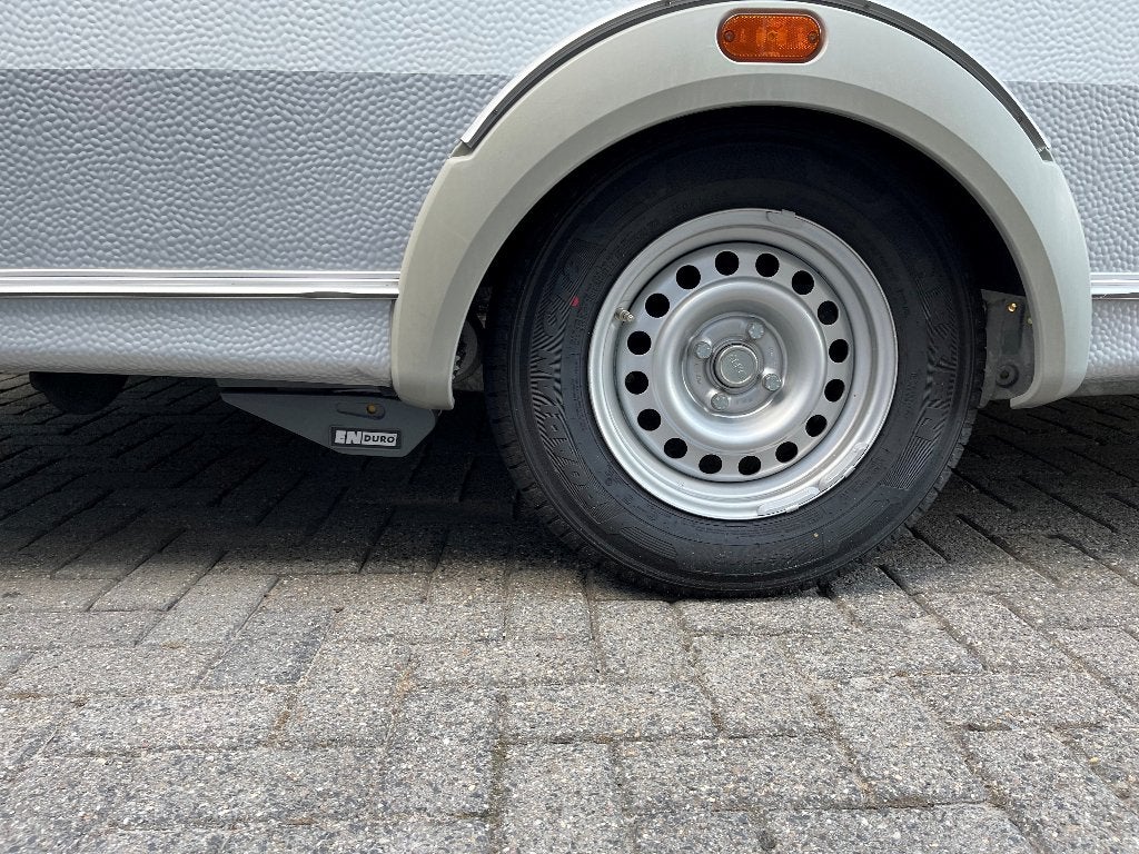 Knaus Sport 420QD, Dwarsbed, Treinzit, 750 - 1000 kg, Particulier