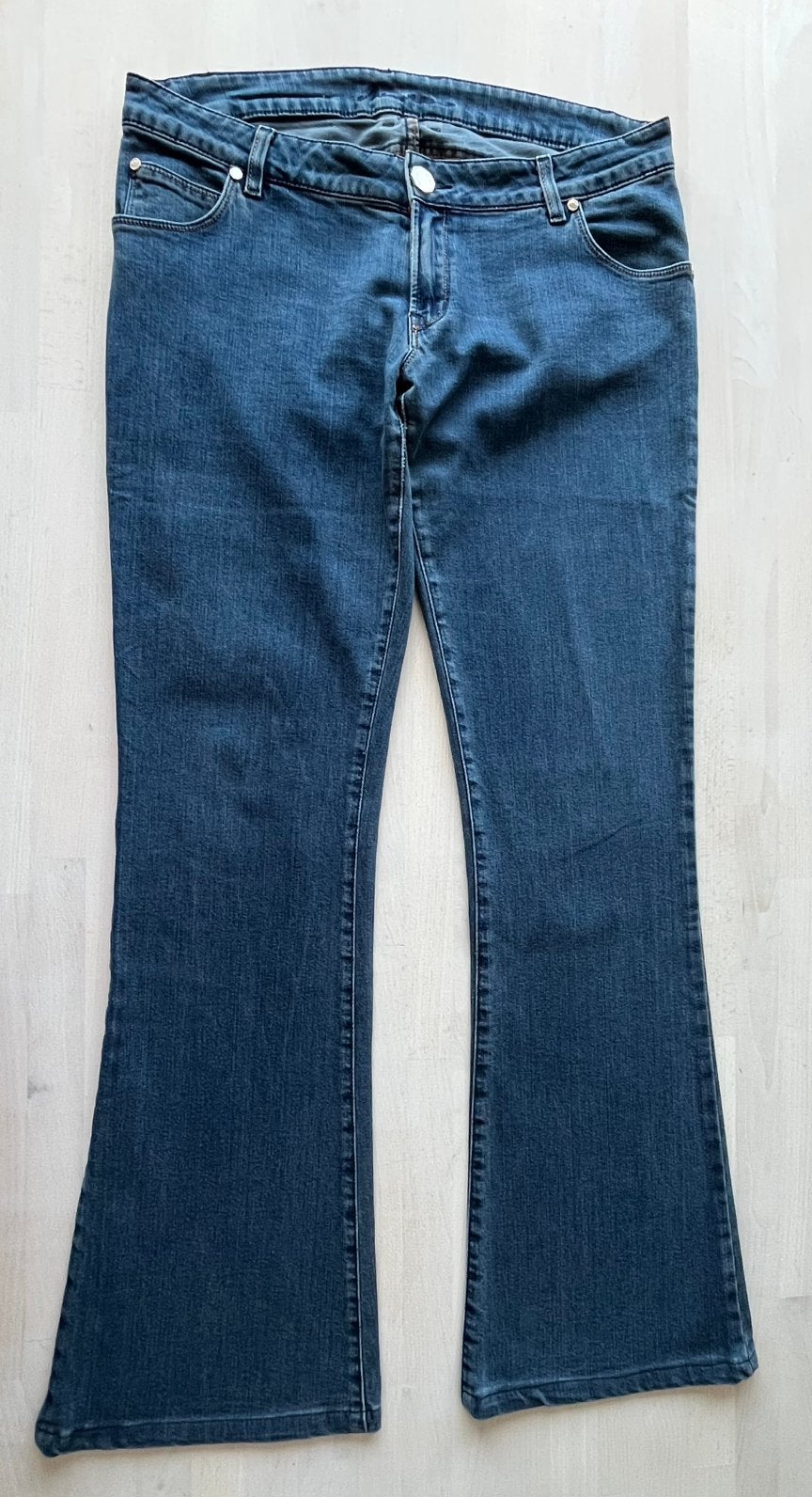 Nenette blauwe jeans met uitlopende pijpen maat 40, Ophalen of Verzenden, Zo goed als nieuw, Blauw, W30 - W32 (confectie 38/40)