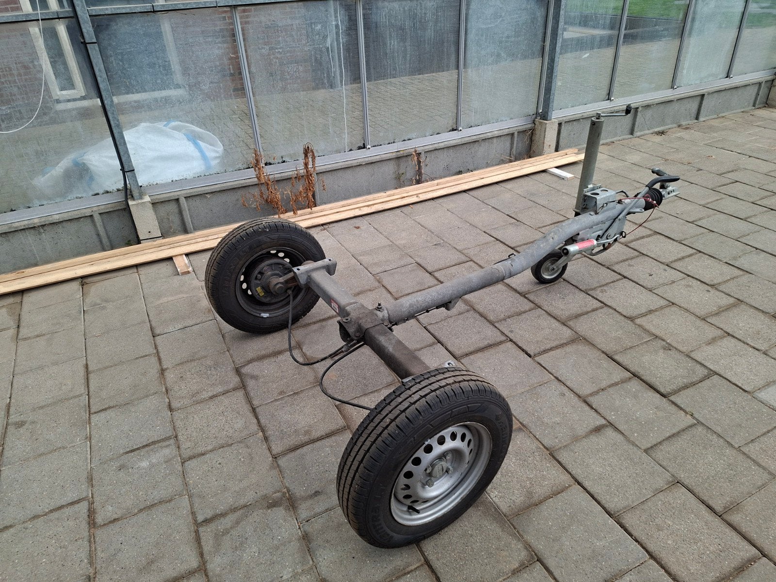 aanhanger onderstel, Ophalen