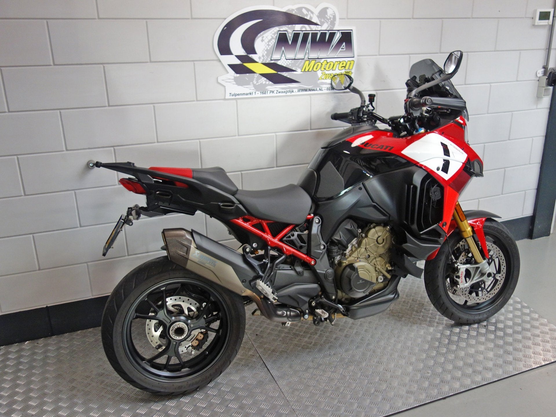 Ducati Multistrada V4 Pikes Peak, Toermotor, 1158 cc, Handgeschakeld, Gebruikt