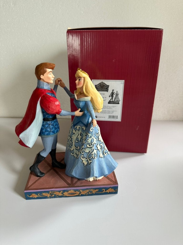 Disney Traditions, Ophalen of Verzenden, Sneeuwwitje of Doornroosje, Zo goed als nieuw, Beeldje of Figuurtje