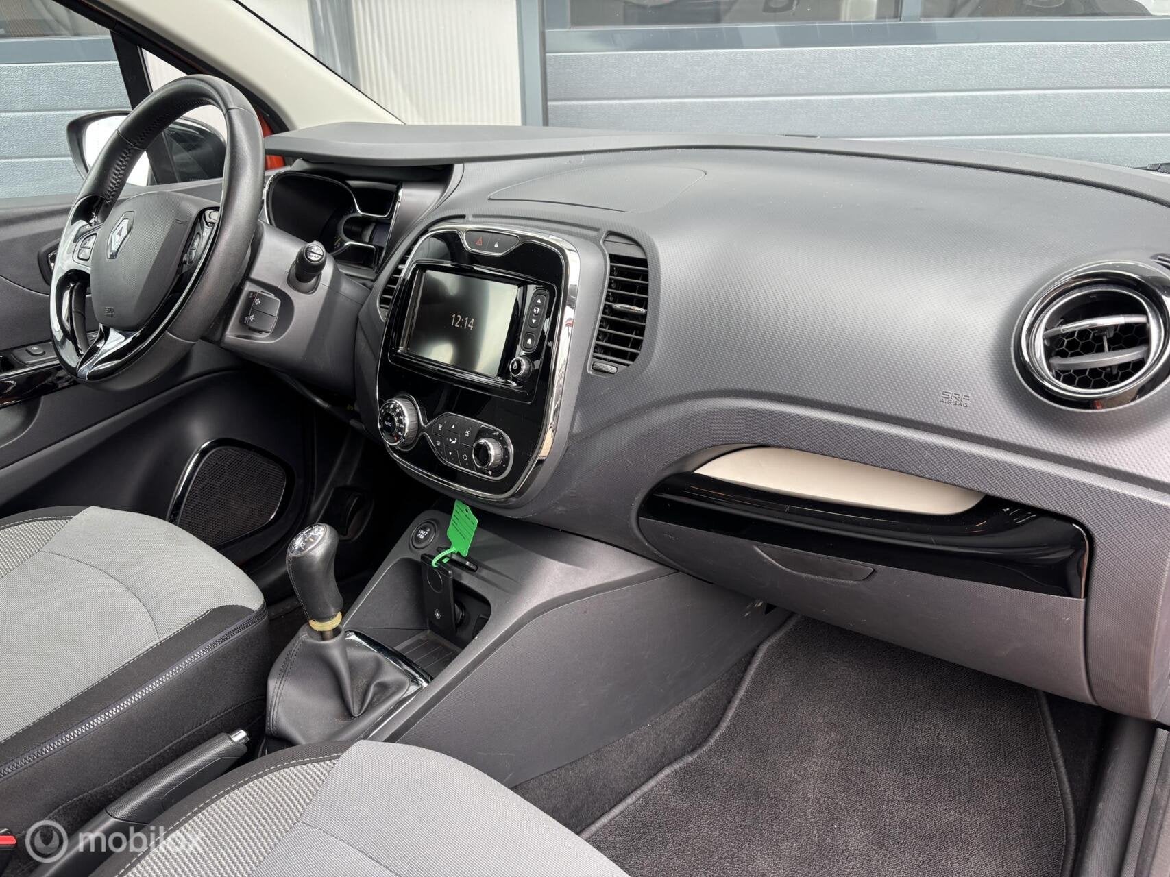 Foto 12 van Renault Captur 0.9 TCe Dynamique Uitvoering _ 1Ste Eigenaar