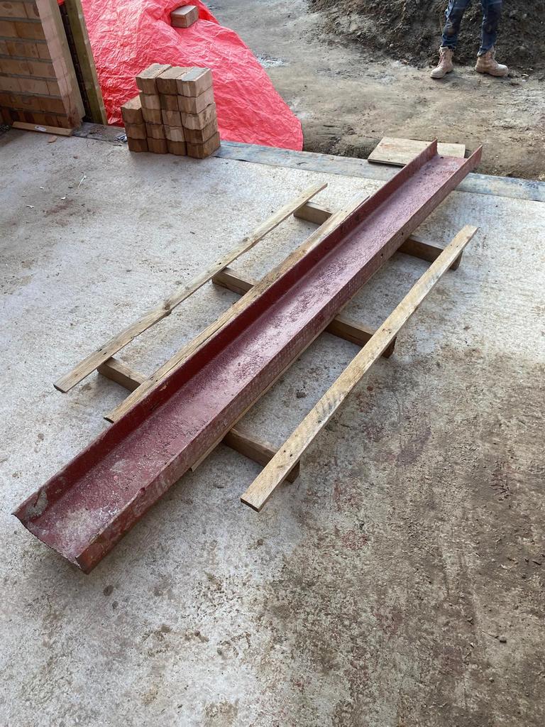 UPN 300 stalen balk - in de menie-lengte 3190 mm, Doe-het-zelf en Verbouw, Metselstenen, Ophalen, Zo goed als nieuw, Overige typen