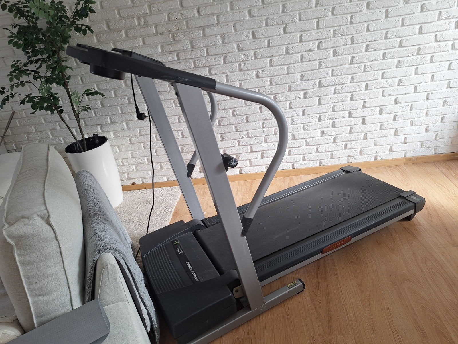 Pro-Form 360P Pulse Monitor Loopband - Inklapbaar & Digitaal, Ophalen, Metaal, Benen, Loopband