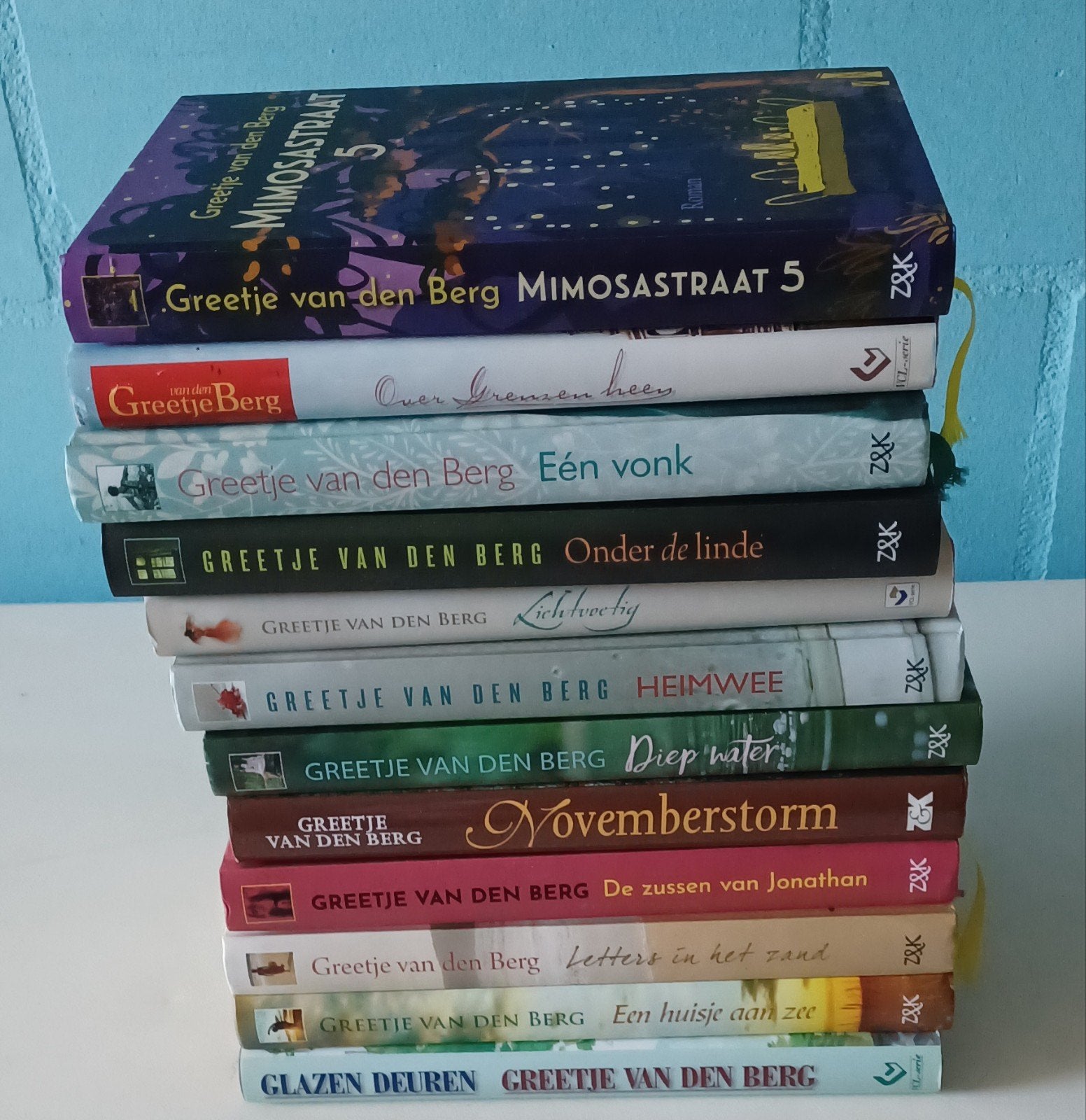 12 streekromans van Greetje van de Berg - Zo goed als nieuw, Ophalen of Verzenden, Zo goed als nieuw