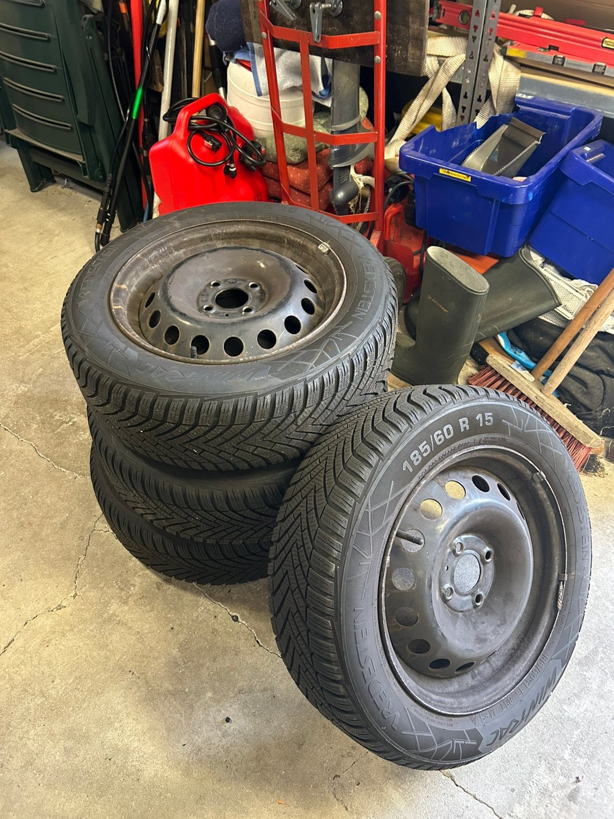 Vredestein Wintrac op velg 4-gaats 185/60 R 15, 6J x 15 H2, Auto-onderdelen, Banden en Velgen, Ophalen, Gebruikt, 15 inch, Banden en Velgen