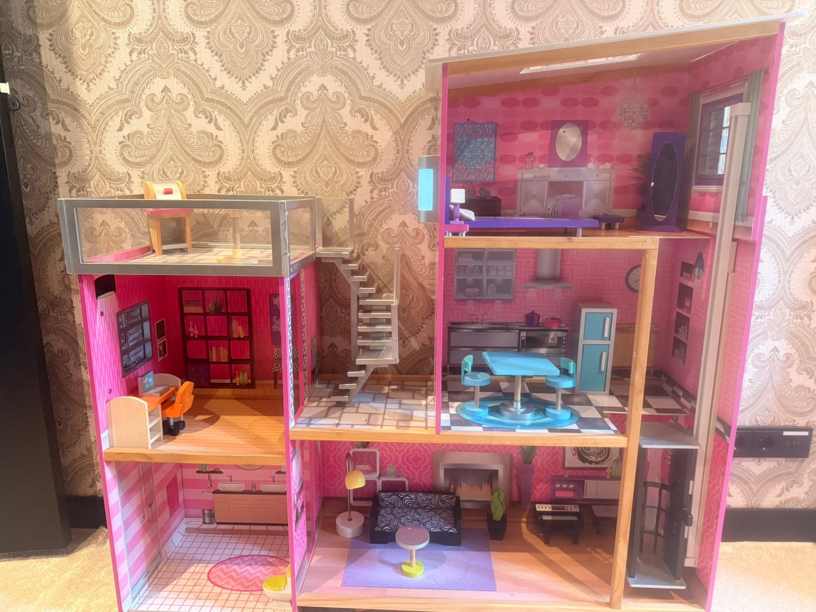 Groot speelhuis voor barbies (Kidkraft), Ophalen, Gebruikt, Poppenhuis