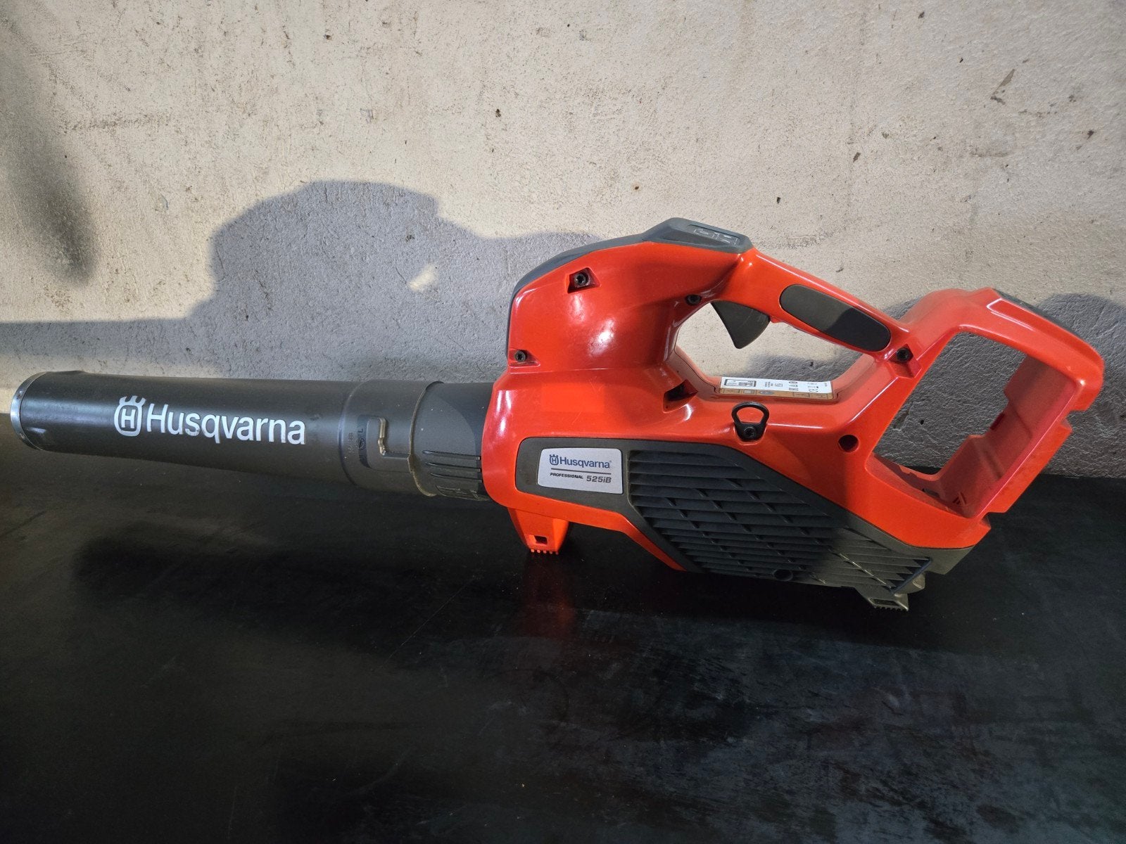Husqvarna 525iB accu bladblazer Demo | Met garantie 525 iB, Tuin en Terras, Ophalen of Verzenden, Zo goed als nieuw, Husqvarna 525iB accu bladblazer