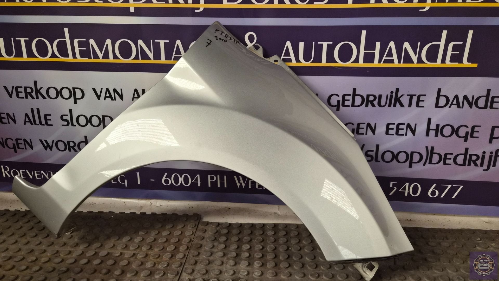Ford Fiesta 6 (JA8) Spatbord rechts-voor grijs 7, Gebruikt, Info@ford.com, Ophalen of Verzenden, Ford