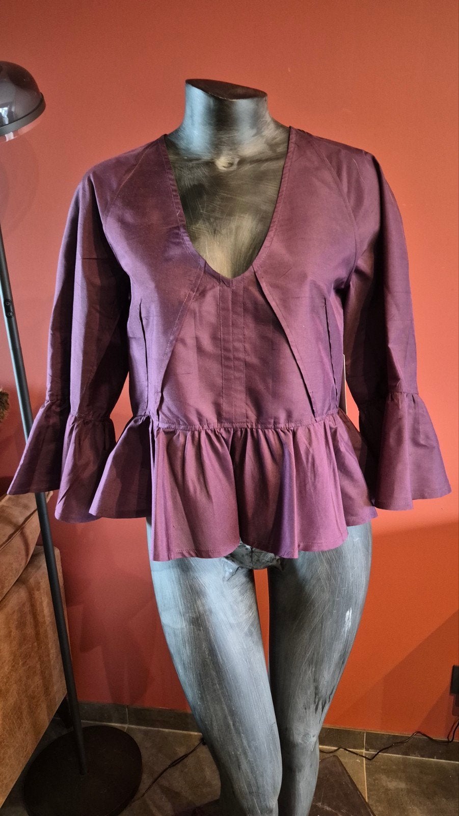 Chelsea Mak Zijden Peplum Top Maat M Aubergine, Paars, Nieuw, Ophalen of Verzenden, Lange mouw