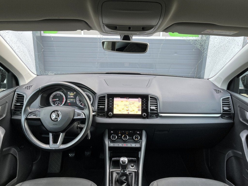 Skoda KAROQ 1.0 TSI Ambition Business / Rijklaar! /  Carplay, Auto's, Gebruikt, Euro 6, Bruin, 116 pk