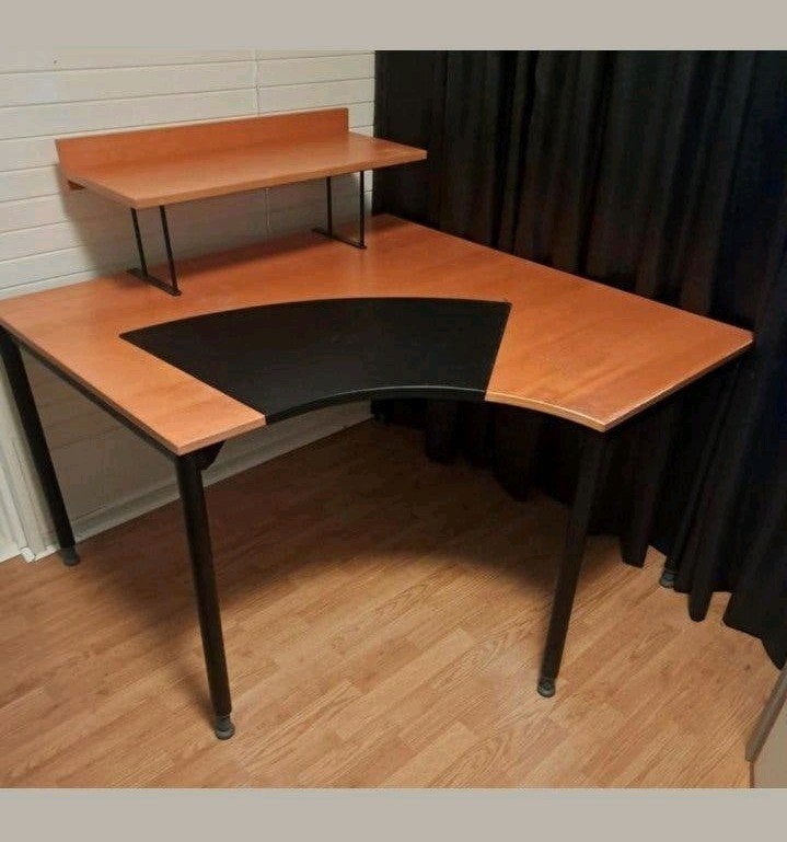 GROOT HOEKBUREAU 1.20 X 1.20 CM WERKTAFEL WERKPLEK COMPUTER, Huis en Inrichting, Bureaus, Ophalen