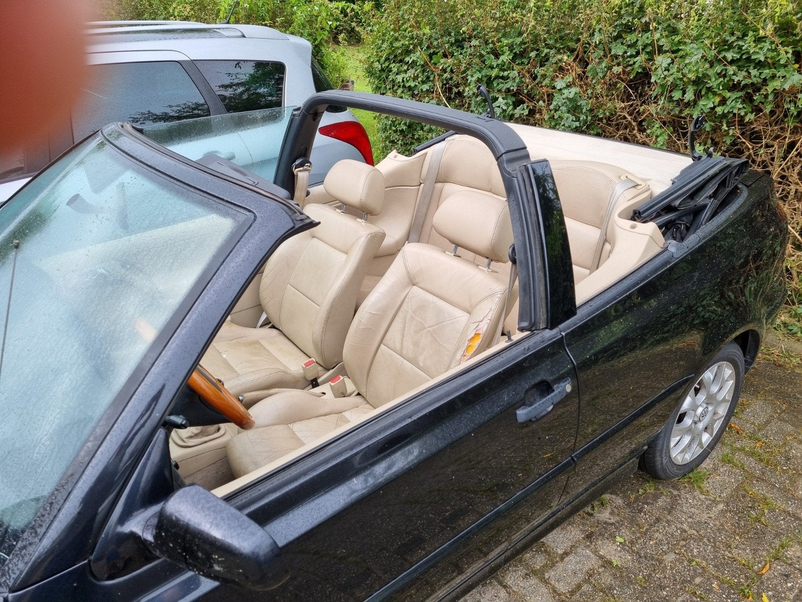 Volkswagen Golf 2.0 Cabriolet 85KW 2001 Zwart, Auto's, Voorwielaandrijving, Beige, 4 cilinders, 4 stoelen