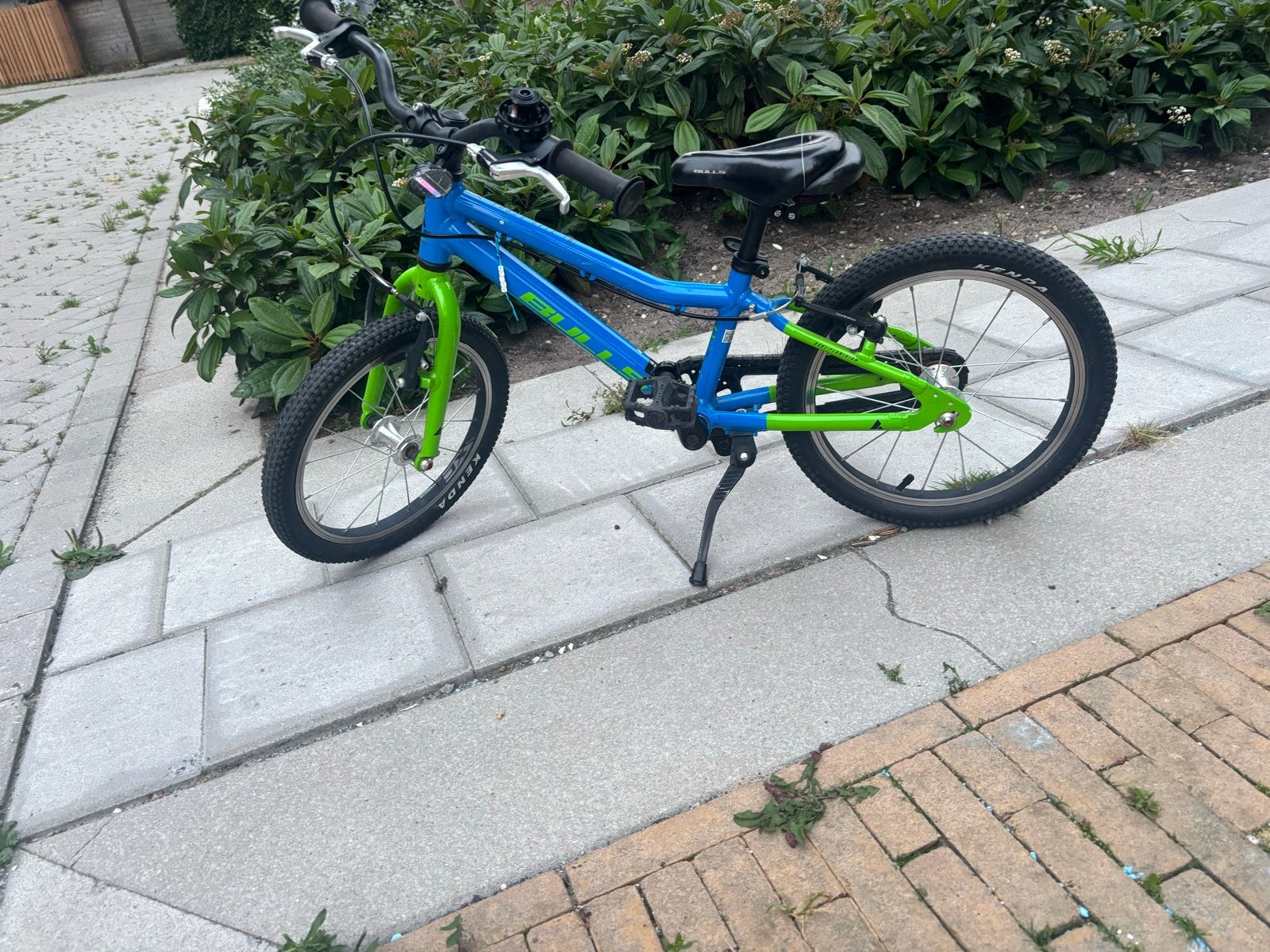 Bulls 16 inch kinderfiets - Blauw/Groen, Ophalen, Gebruikt, Velgrem, 16 tot 20 inch